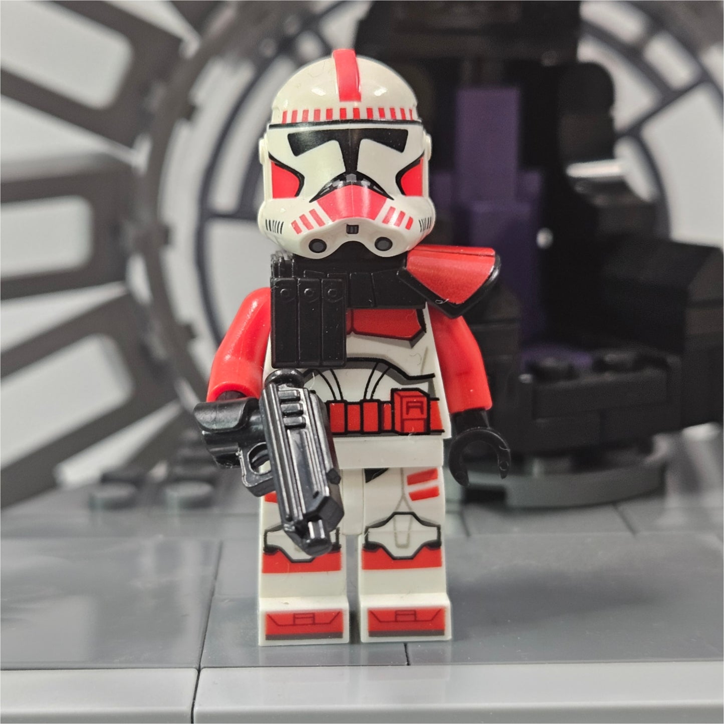 Shock Officer Pauldron